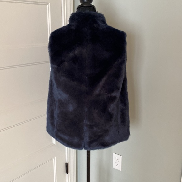 JCrew faux fur vest - Picture 4 of 5